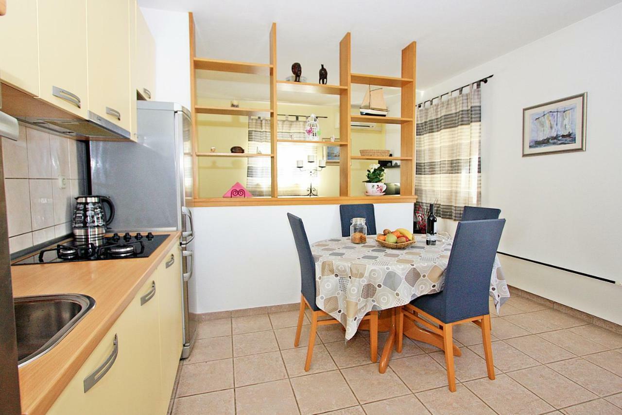Sweet Apartment Marijana Supetar Eksteriør bilde